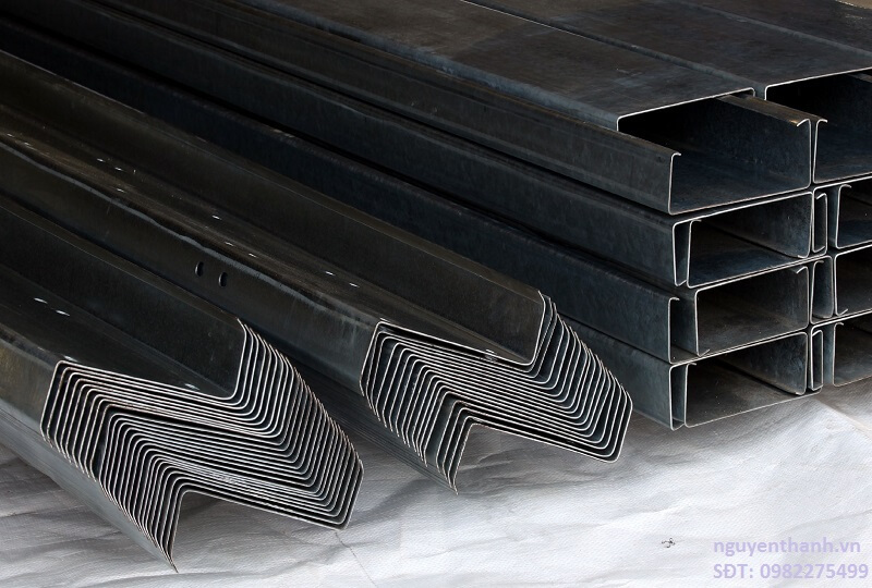 xà gồ thép đen là gì?